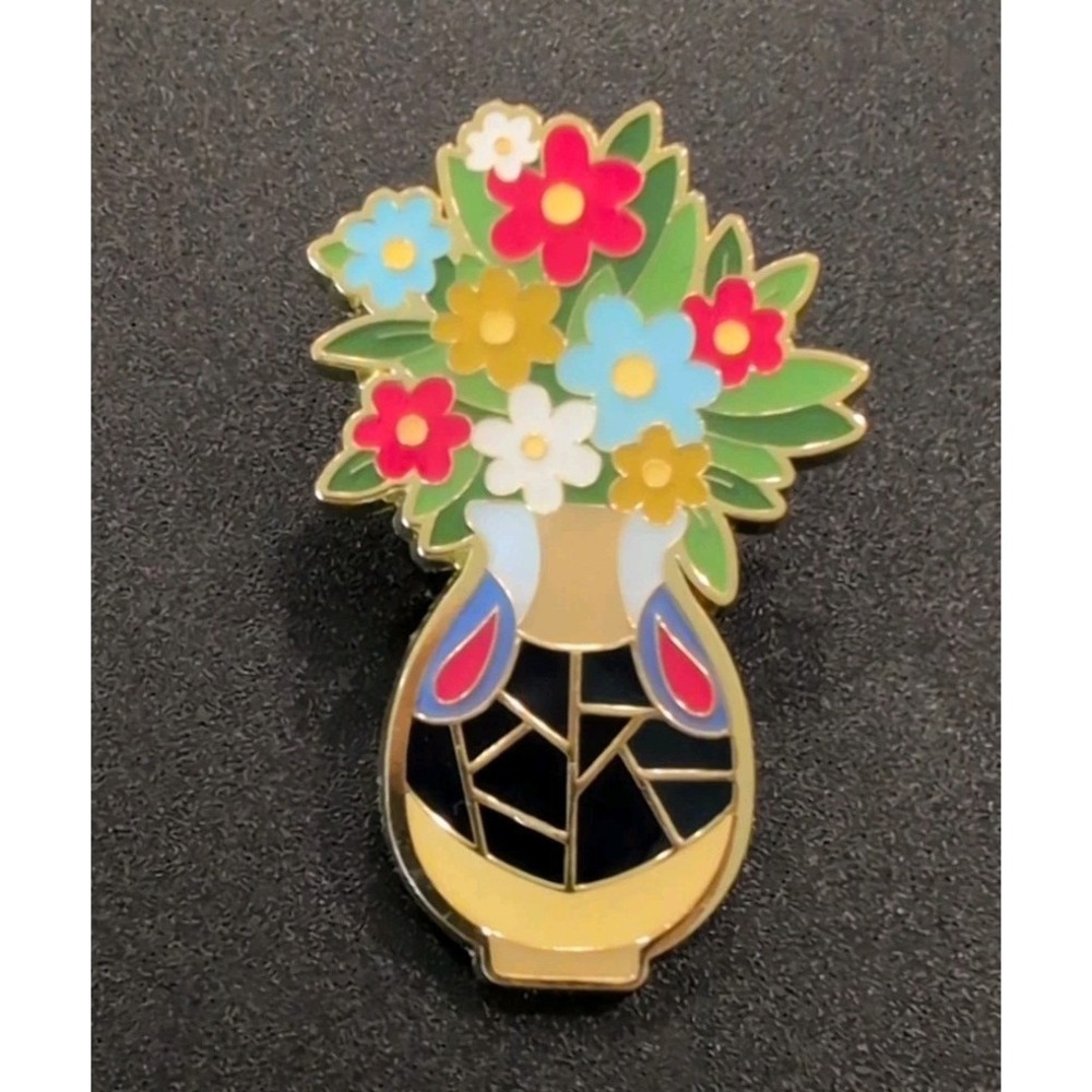 Disney Loungefly Pin Princess Flower Vase Stained Glass - Snow White